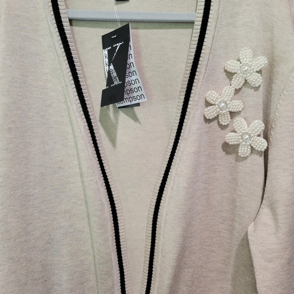 Women's Elegant Cream Cardigan - Picture 7 of 12